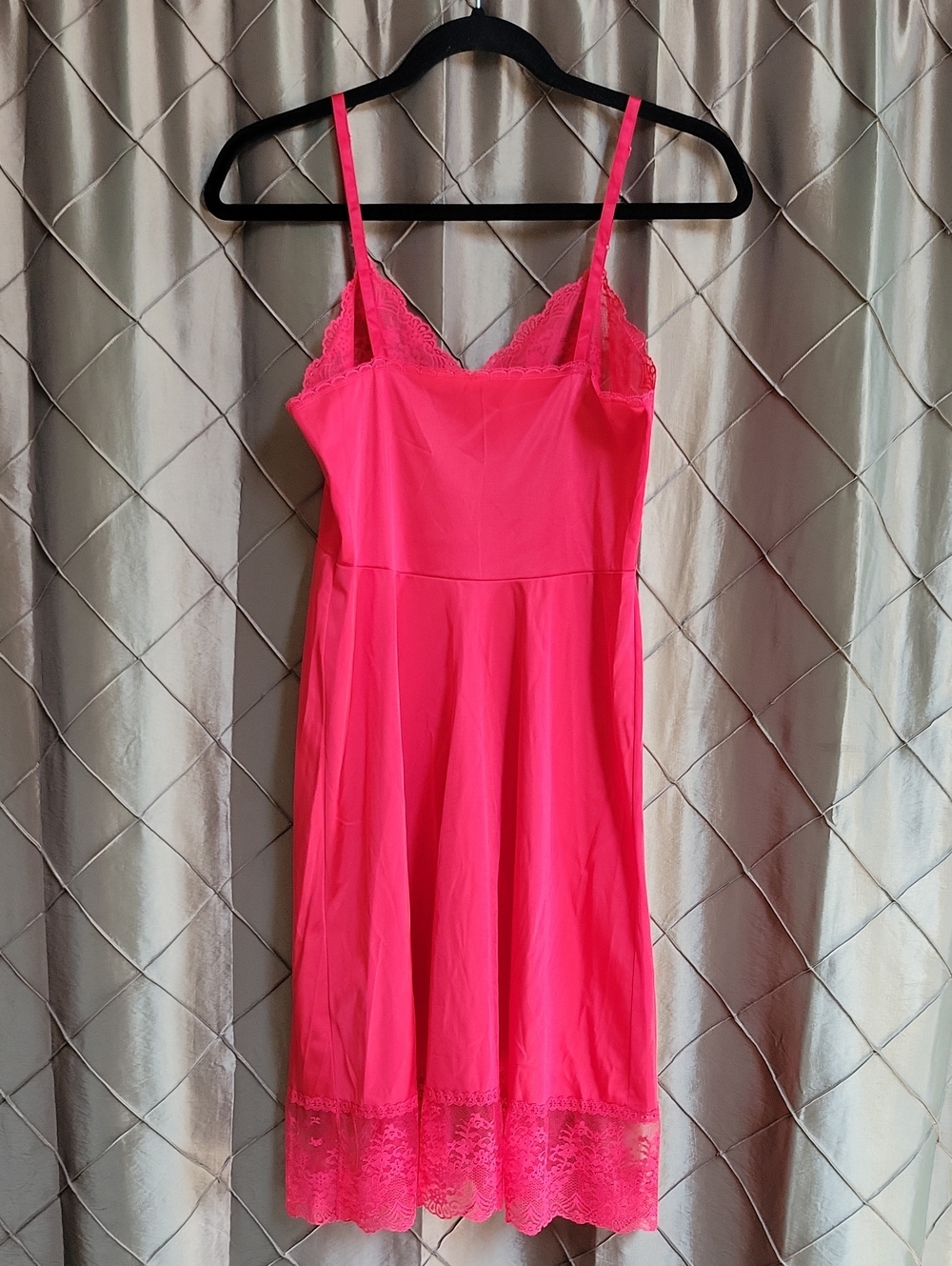 EUC (NWOT?) Vintage Vanity Fair Fitted A-Line Lace Edge Slip / Chemise - Picture 3 of 5